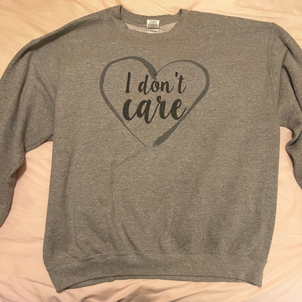 Gildan Heavy Blend Gray Crewneck Sweatshirt